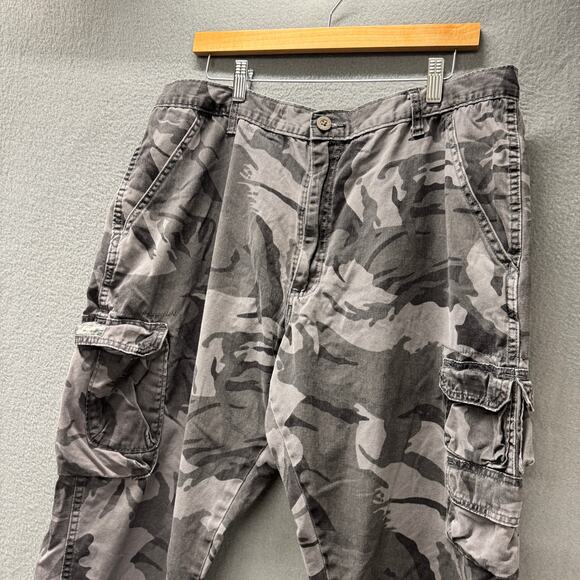 Wrangler Cargo Pants Mens 38x30 (38x29 ACTUAL) Relaxed Straight Black Gray Camo - Picture 6 of 8